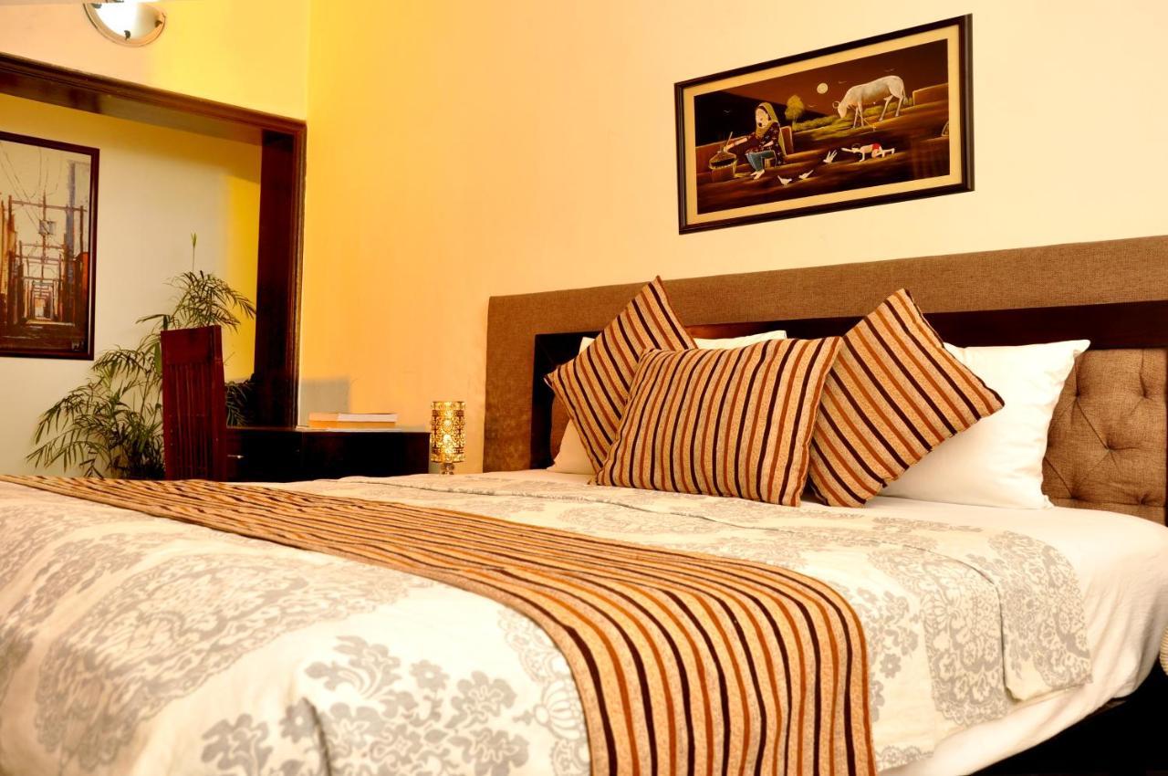 Royal Elegance Hotel Lahore Luaran gambar