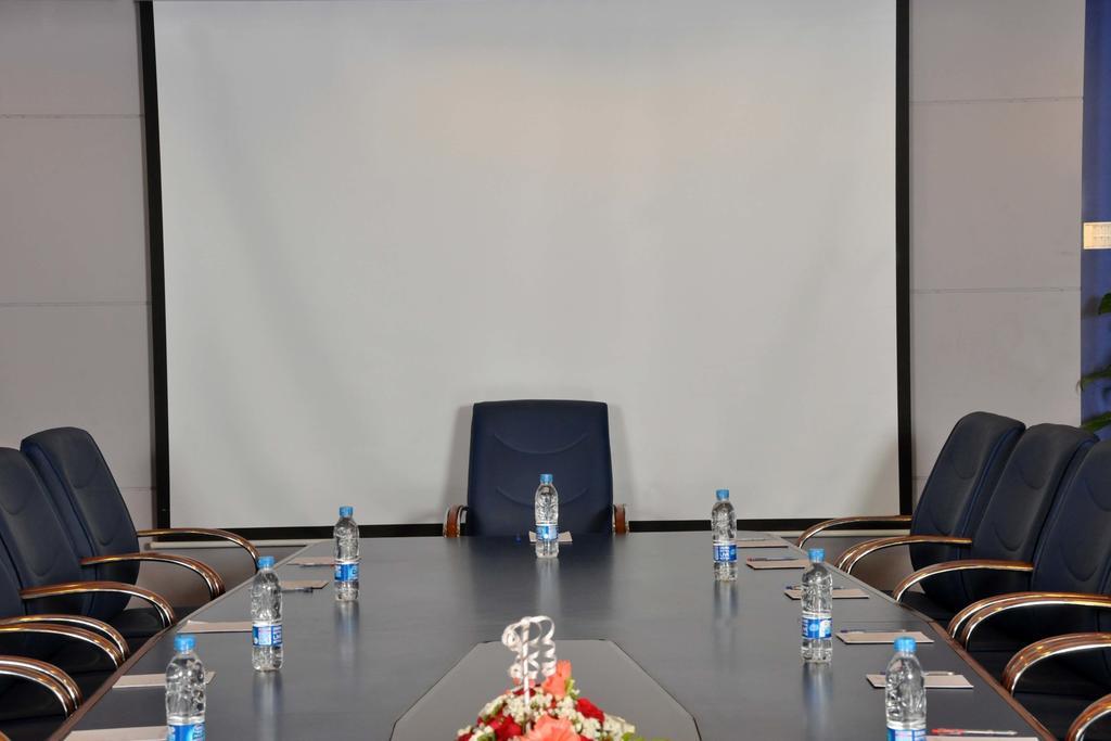 Royal Elegance Hotel Lahore Luaran gambar