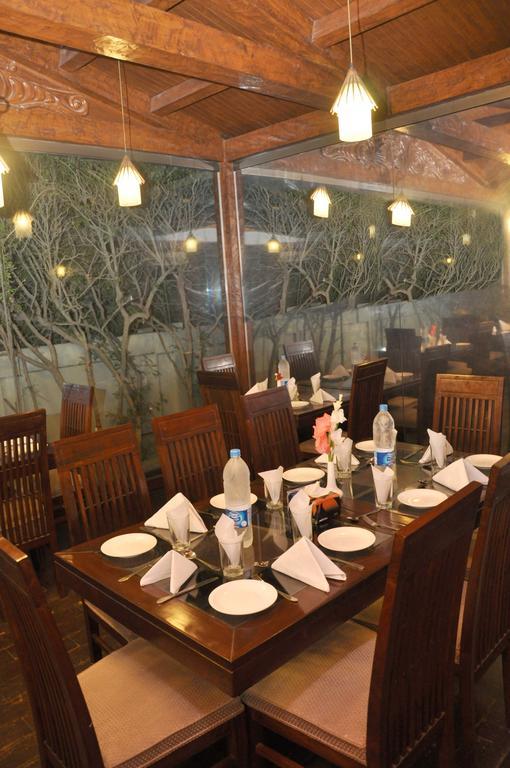 Royal Elegance Hotel Lahore Luaran gambar
